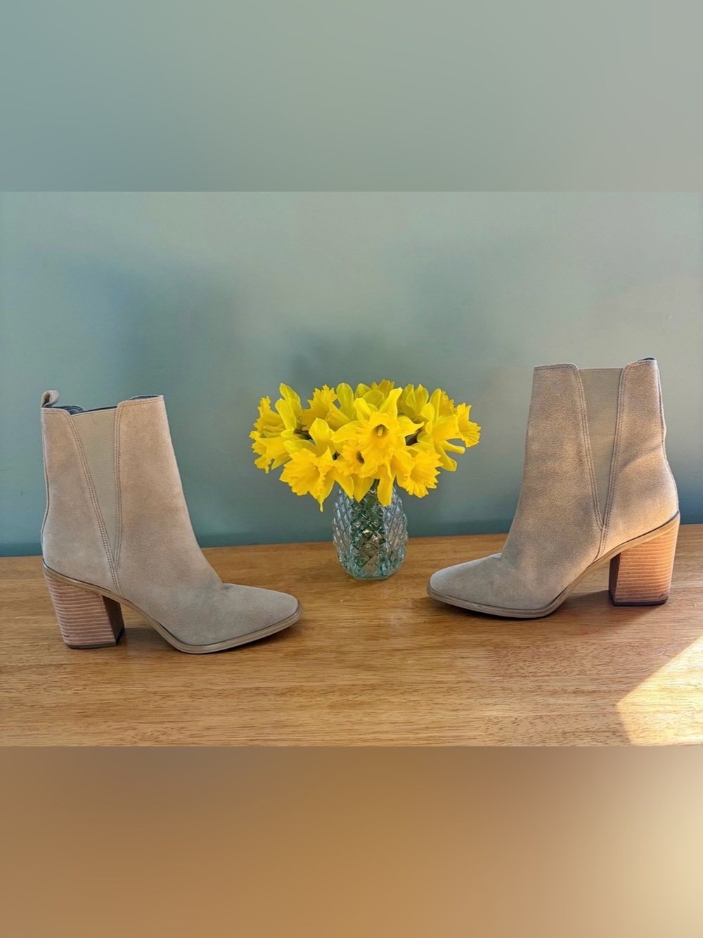 MARC FISHER LTD Light Gray Suede Leather OSHAY Point Toe Ankle Bootie Boot 8M